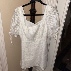Forever 21 Yellow and White Daisy Sundress; Size S